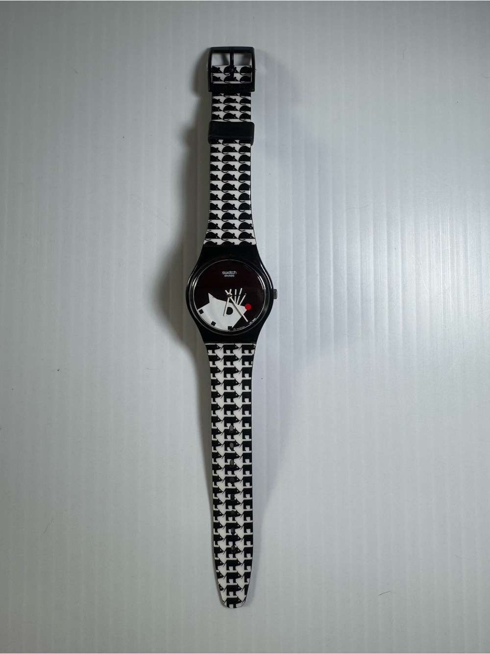 2004 SWATCH “No Cheese” GB223 34mm mouse graphic watch NWOT - Picture 2 of 6